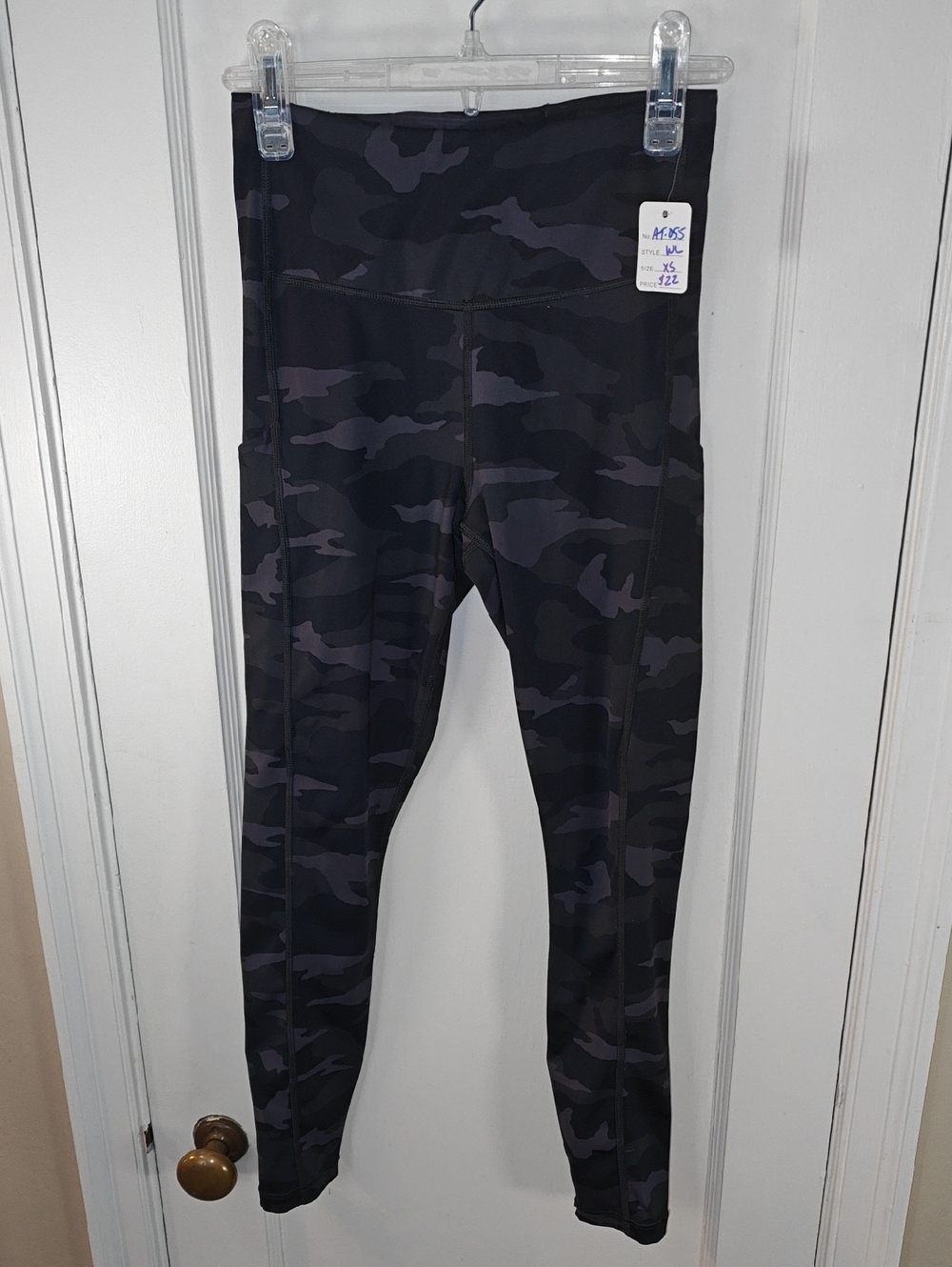 Athleta Dark "Ultimate Camo" High-Rise 7/8 Leggings